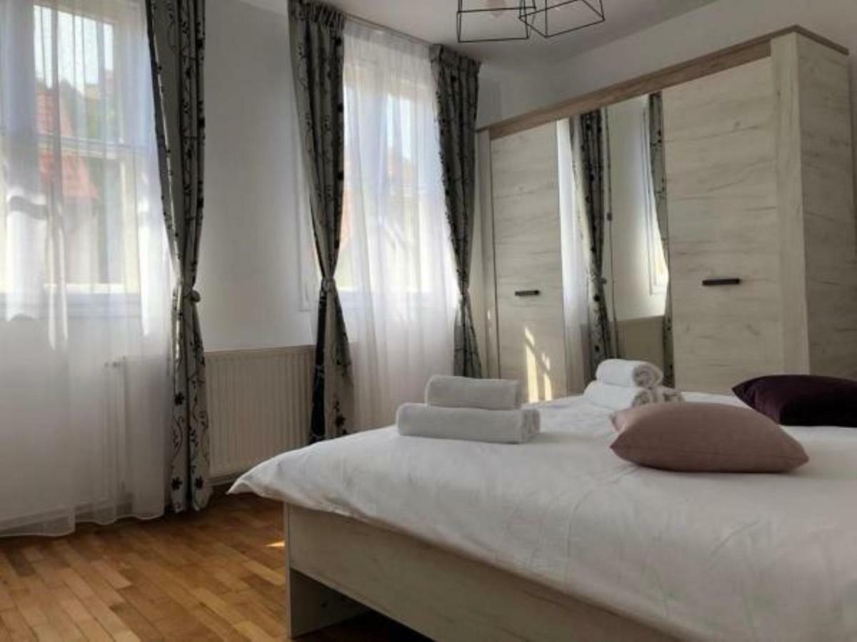 Casa Alise-Luise Apartment Brasov Exterior photo